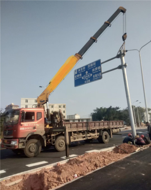 三山区设备吊装租赁吊车要用多大吊车
