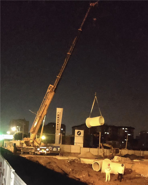 三山区“弯臂矫正”—— 吊车的 “形变补偿” 技术