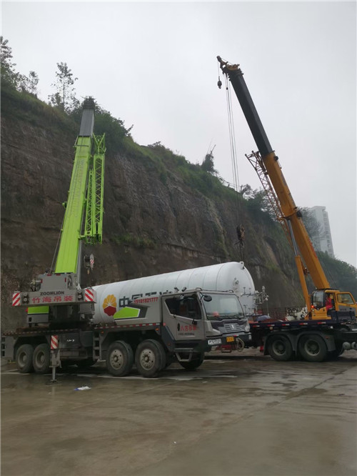 三山区“不怕风雨冻”—— 吊车的 “恶劣环境适应” 技术